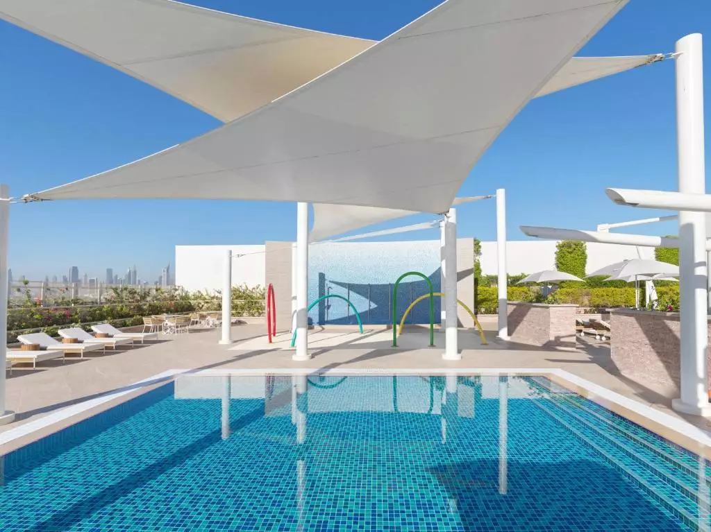 استخر SOFITEL THE OBELISK